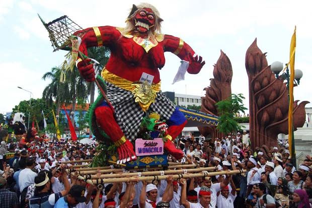 2 Festival Budaya Indonesia...