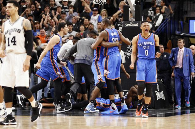 Thunder Balas Spurs,...