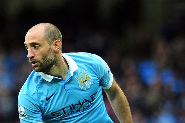 Bek Manchester City...