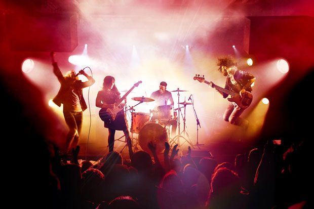 27 Nama Grup Band Rock...