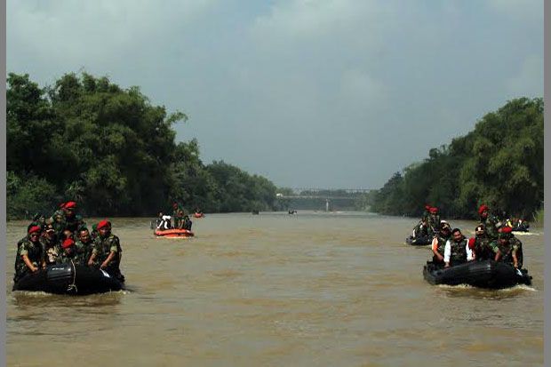 Turun dari Motor, Fadil...