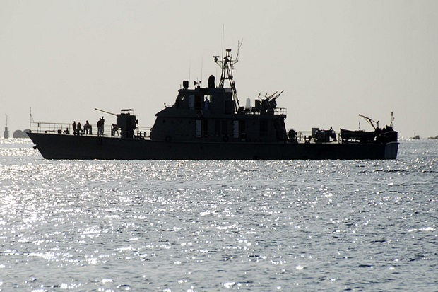 Iran Ancam Tutup Selat...