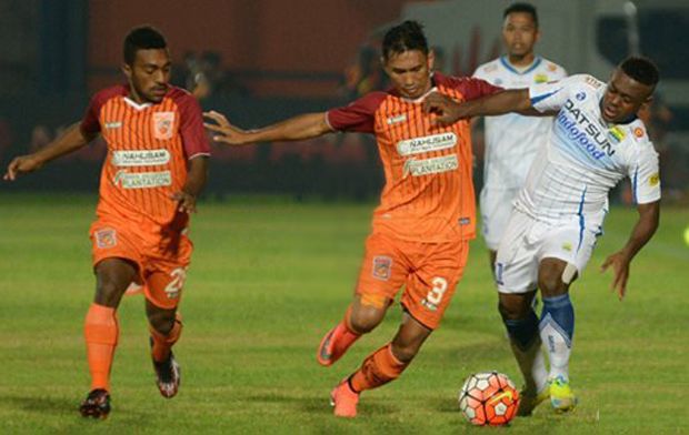 Persib Terkurung Mitos...
