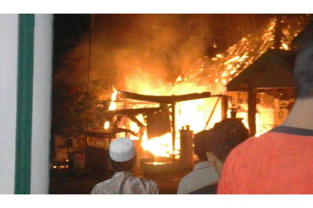 Warung Sembako Ludes...