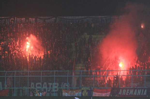 Arema Dikenai Denda...