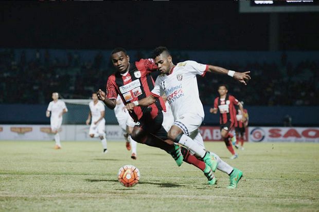 Bali United Paksa Persipura...