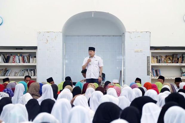 HT Ajak Santri Bangun...