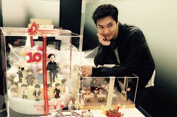 Lee Min Ho Dapat Kue...