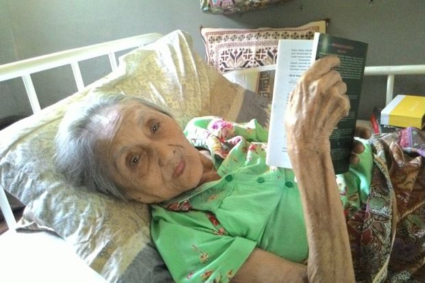 Nenek Rauf, Penulis...