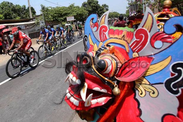 International Tour De...