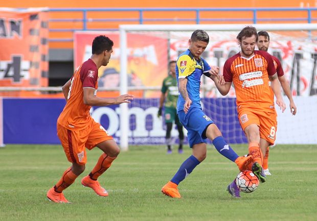 Gol Tunggal Jefry Kurniawan...