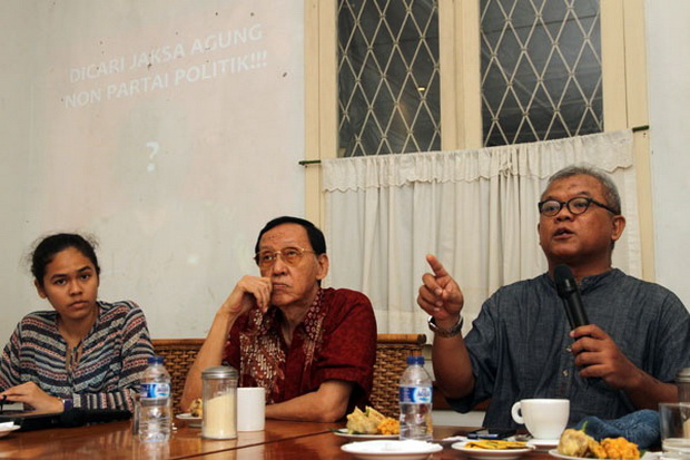 Pengamat: Negara Lain...