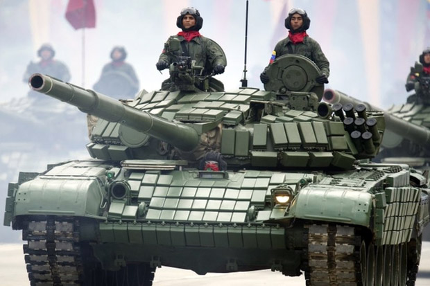 Maduro Perintahkan Militer...