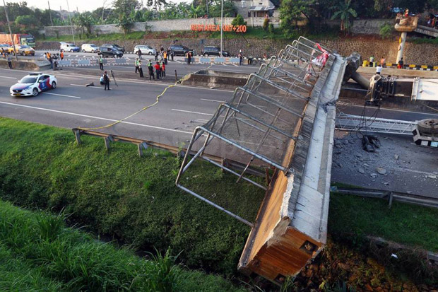 Evakuasi JPO Rampung,...