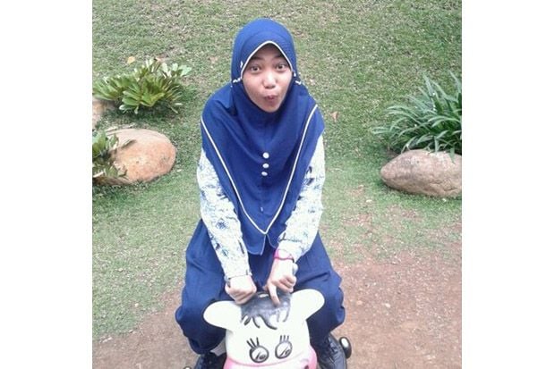 Dua Gadis Berusia 14...