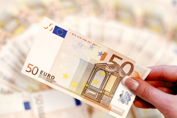 Maluku Lebih Suka Euro...