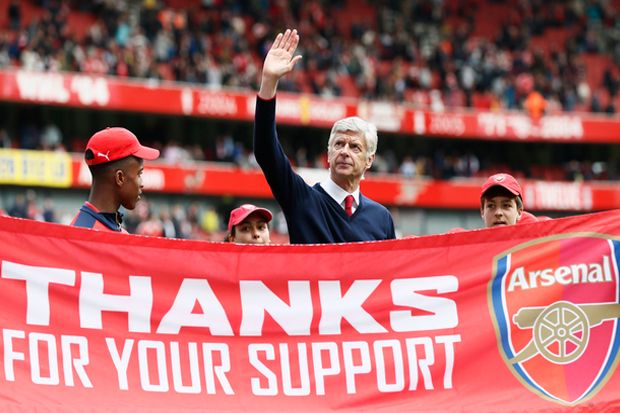 Wenger Semringah Arsenal...