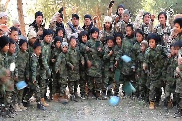 ISIS Latih Anak-anak...