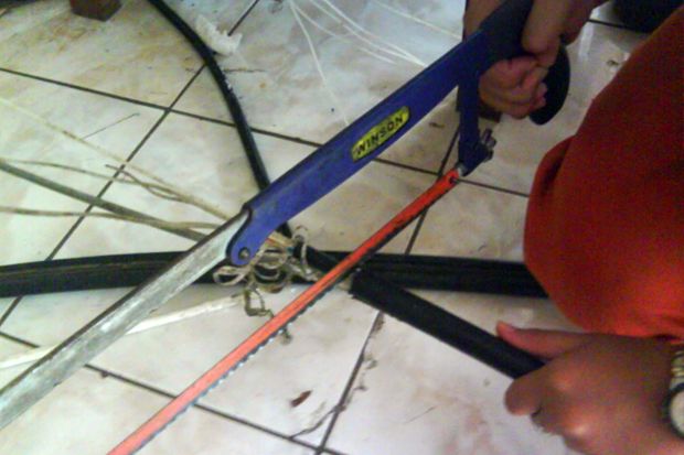 Polisi: Pemotongan Kabel...
