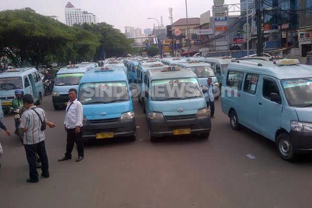 Ini Alasan Sopir Angkot...