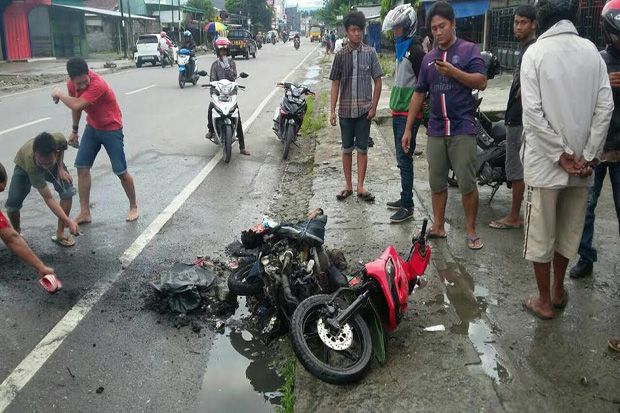 Bentrok Warga Pecah...
