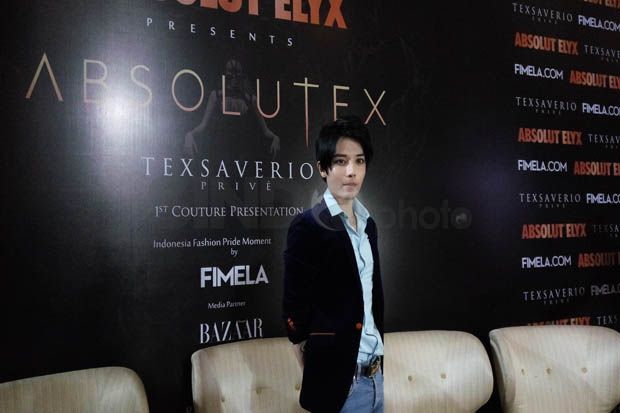 Tex Saverio Hadirkan...