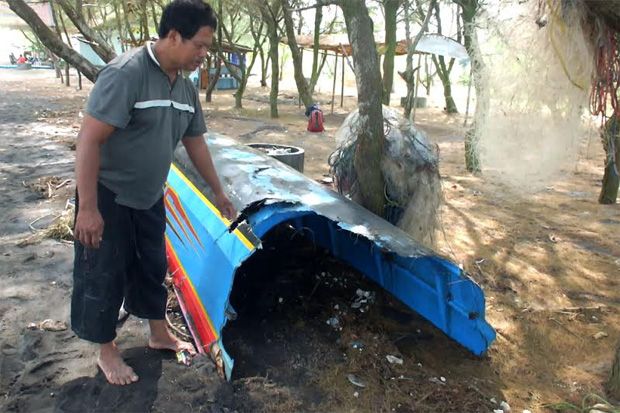 Dua Perahu Nelayan Hilang...