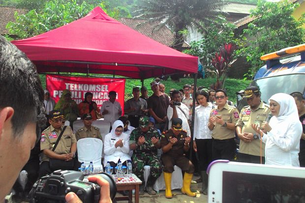 Mensos Pimpin Doa untuk...