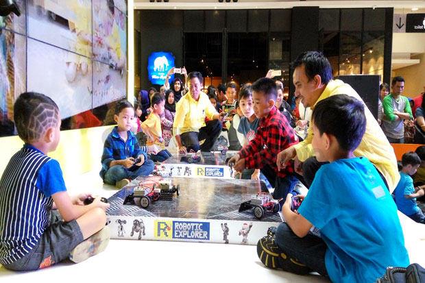 Lomba Sumo Robot Bikin...