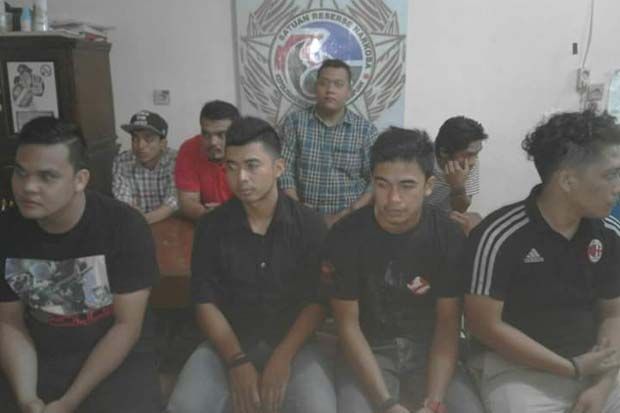 Pesta Narkoba di Tempat...
