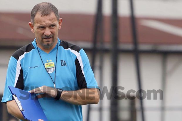 Dejan Antonic Bingung...