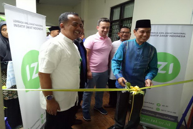 Lima Bulan Berdiri,...