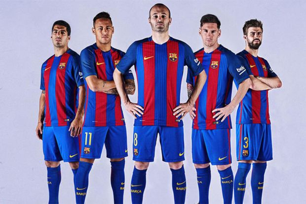 Kostum Anyar Barca Kembali...