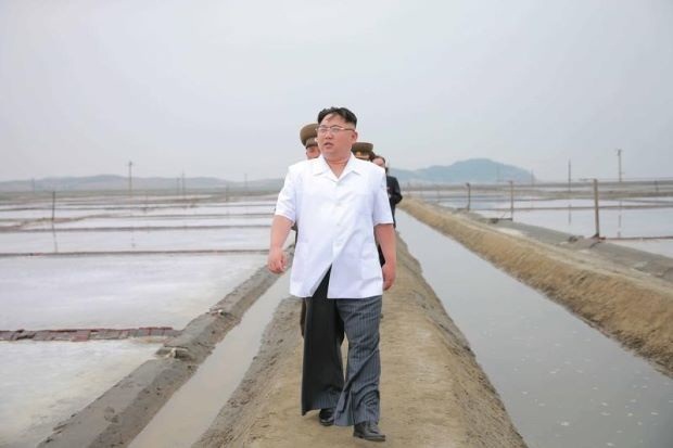 Korea Utara Coba Tembakkan...