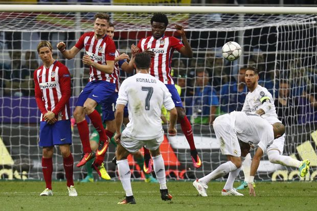 Atletico dan Real Madrid...