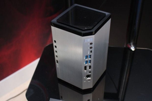 Komputer Gaming Mini...