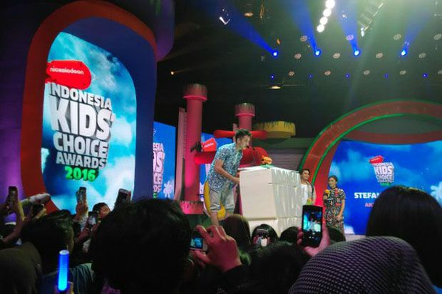 Stefan William Menangkan...