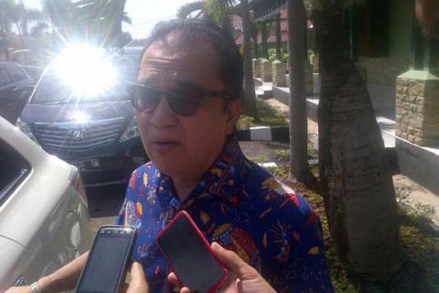 Enggan Mundur dari DPR,...