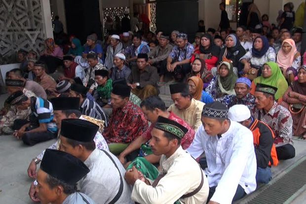 Jelang Ramadhan, Makam...