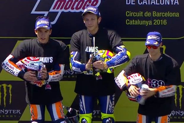 Rossi Dedikasikan Kemenangan...