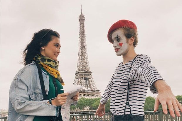 Bertemu Badut di Paris,...
