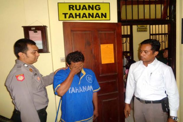 Jenguk Teman di Rutan...