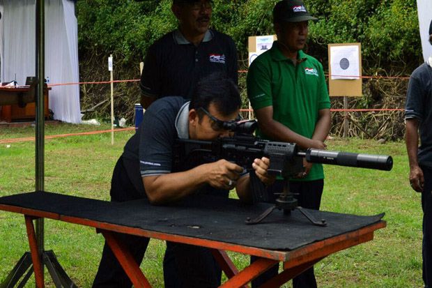 Pindad Bukukan Kenaikan...