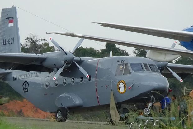 Pesawat TNI AL Tergelincir...
