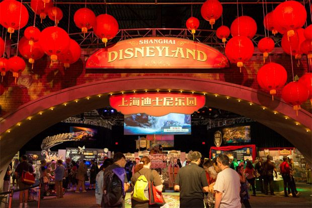 Resmi Dibuka, Disneyland...