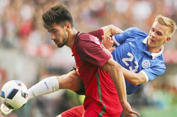 Usai Ditolak John Stones,...