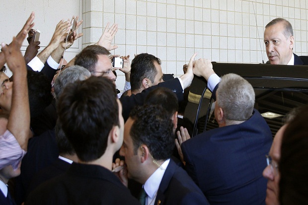 Erdogan Dilarang Letakkan...