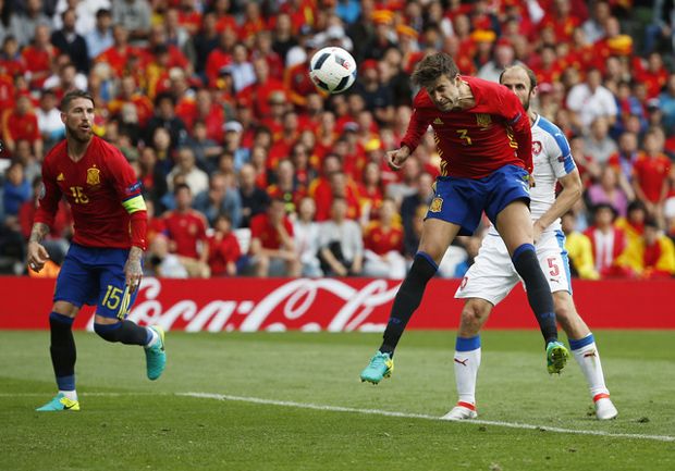 Sundulan Pique Bawa...