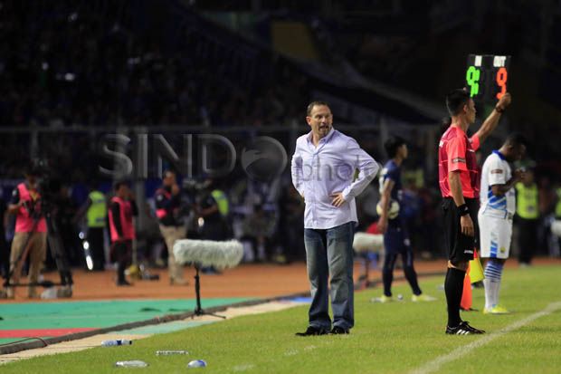 Dejan Pelatih Asing...