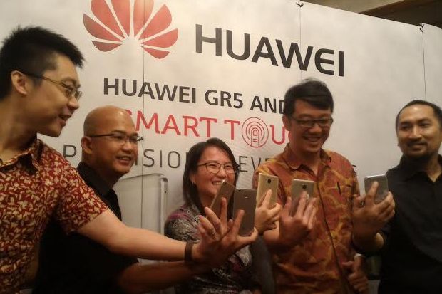 Dua Gadget Huawei dengan...